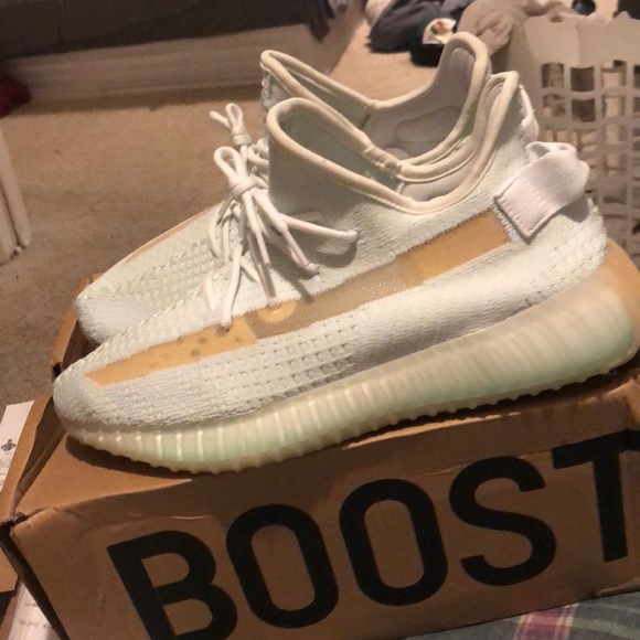 yeezy hyperspace box